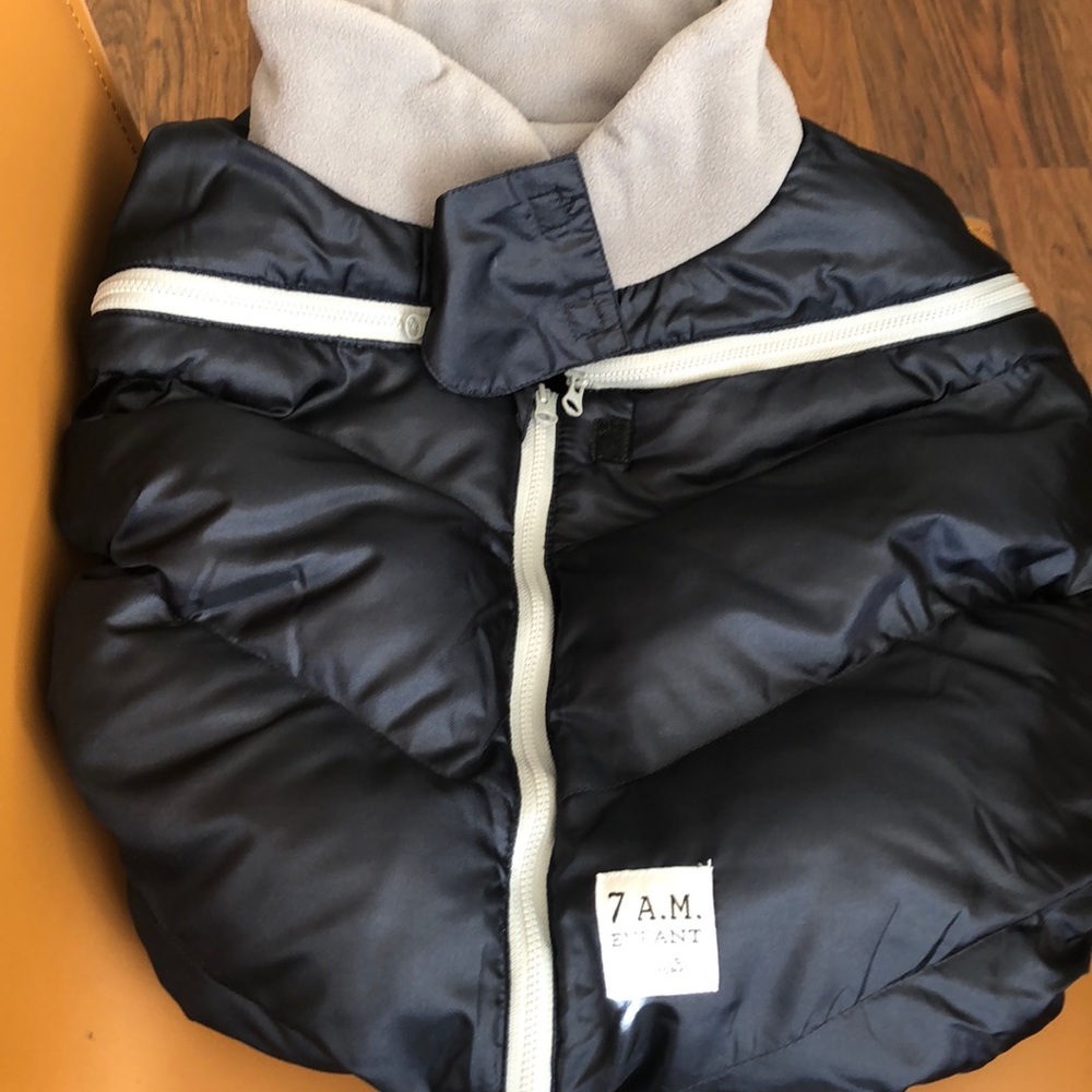 New 7 A.M. Enfant Car Seat Cocoon in Navy Blue